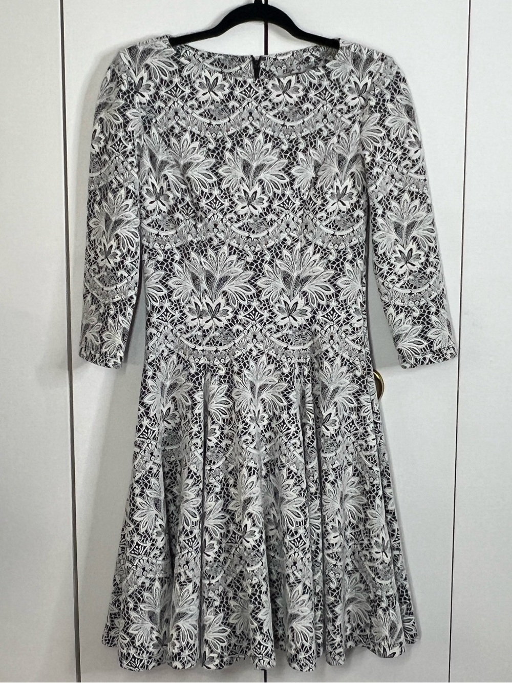 Eliza J Women’s Mini Dress Size 4 Black with White Floral Overlay 3/4 sleeve